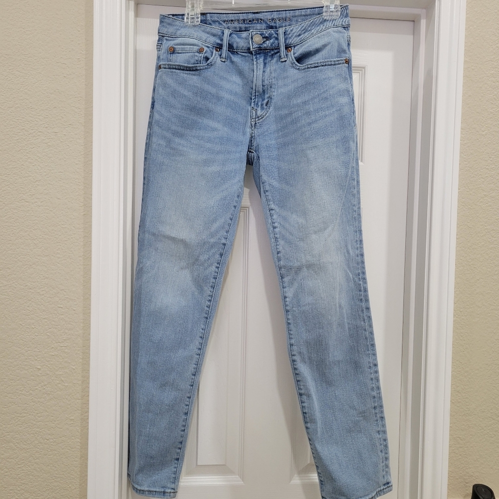 American Eagle Jeans 28 W x 30 L slim straight leg